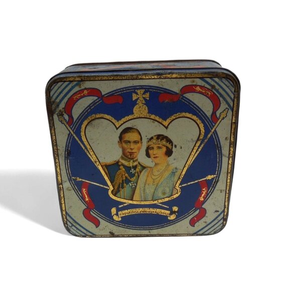 BRITANNIA Biscuits Tin Royal Portraits & Crest Decor Rare Vintage 6.2 x 6.2" - Picture 2 of 10